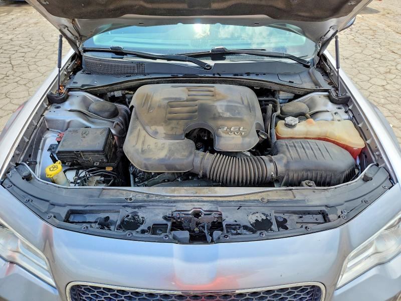 Photo 11 from auction – 2015 CHRYSLER 300 with VIN 2C3CCAAG3FH837906