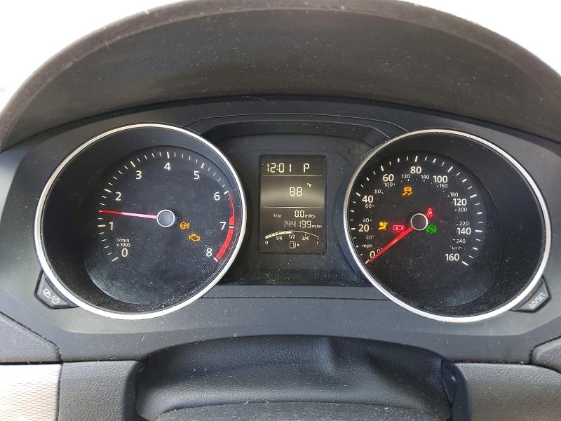 Photo 9 from auction – 2018 VOLKSWAGEN JETTA with VIN 3VW2B7AJ2JM247891