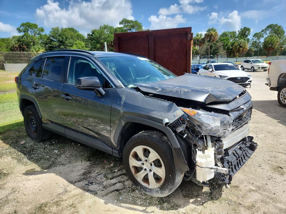 Photo 4 from auction – 2019 TOYOTA RAV4 with VIN 2T3H1RFV3KC032707