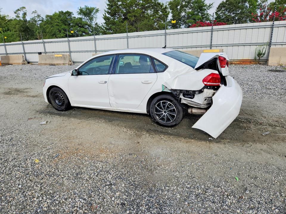 Photo 2 from auction – 2014 VOLKSWAGEN PASSAT with VIN 1VWAP7A32EC010324