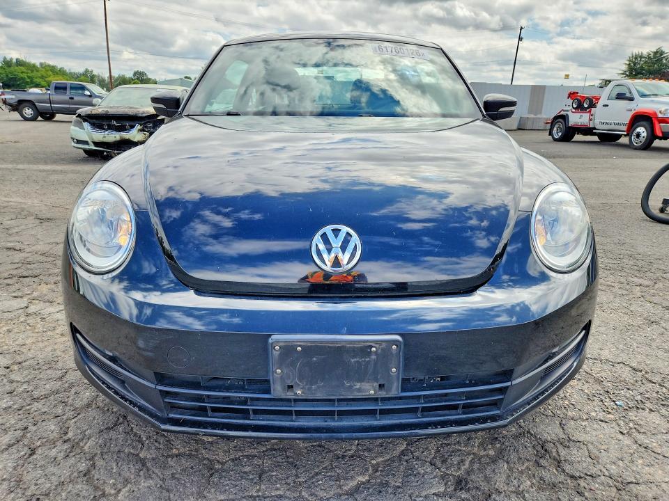 Photo 5 from auction – 2012 VOLKSWAGEN BEETLE with VIN 3VWJP7AT2CM617531