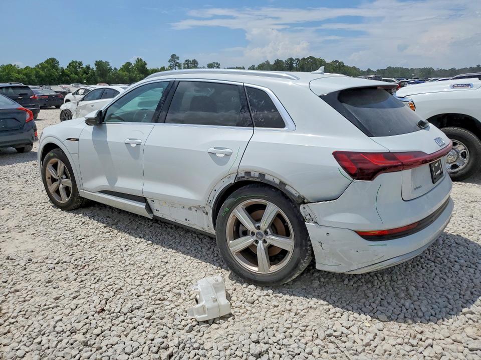 Photo 2 from auction – 2019 AUDI E-TRON with VIN WA1LAAGE8KB024971