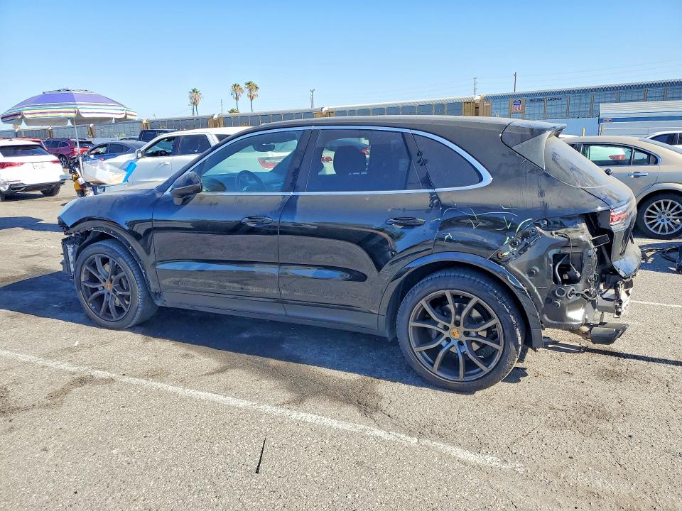 Photo 2 from auction – 2023 PORSCHE CAYENNE with VIN WP1AA2AY6PDA01575