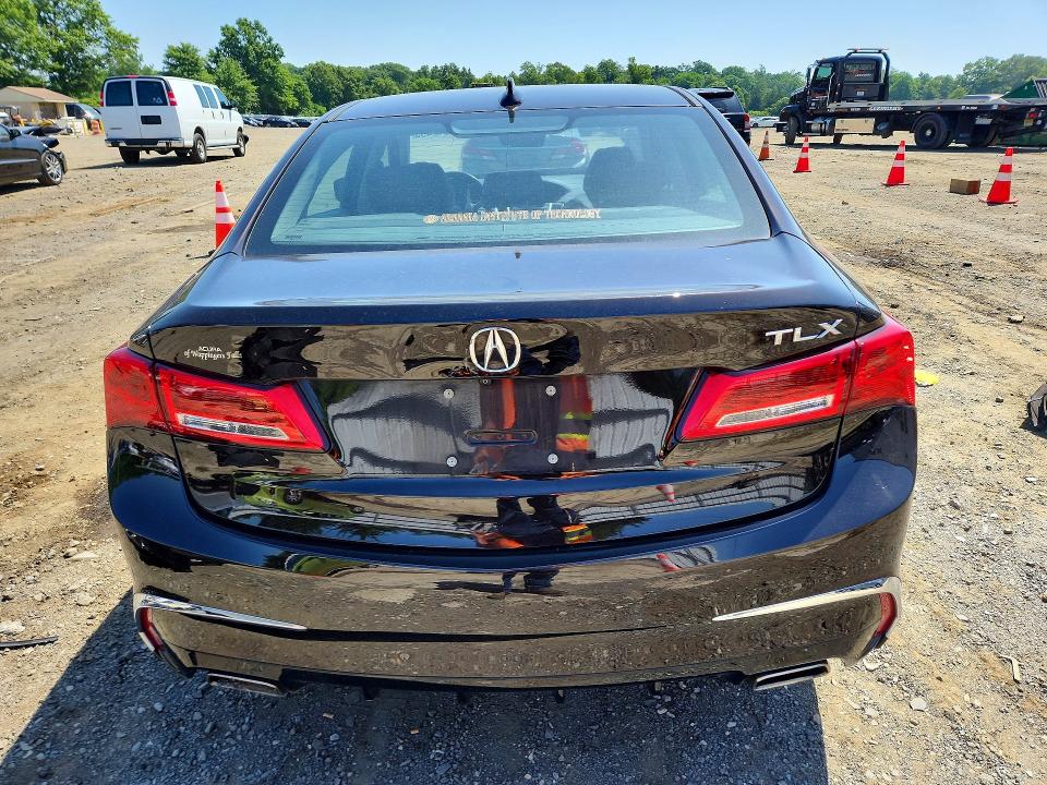 Photo 6 from auction – 2018 ACURA TLX with VIN 19UUB2F56JA002925