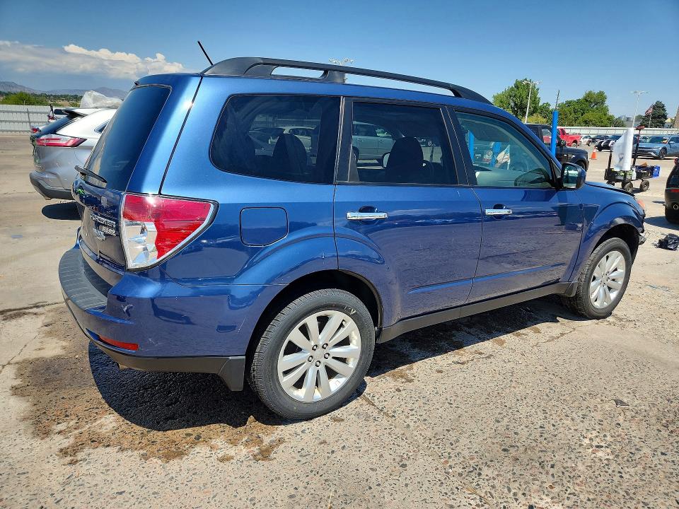 Photo 3 from auction – 2012 SUBARU FORESTER with VIN JF2SHADCXCH442285