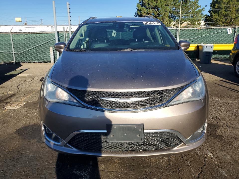 Photo 5 from auction – 2017 CHRYSLER PACIFICA with VIN 2C4RC1EG0HR721530