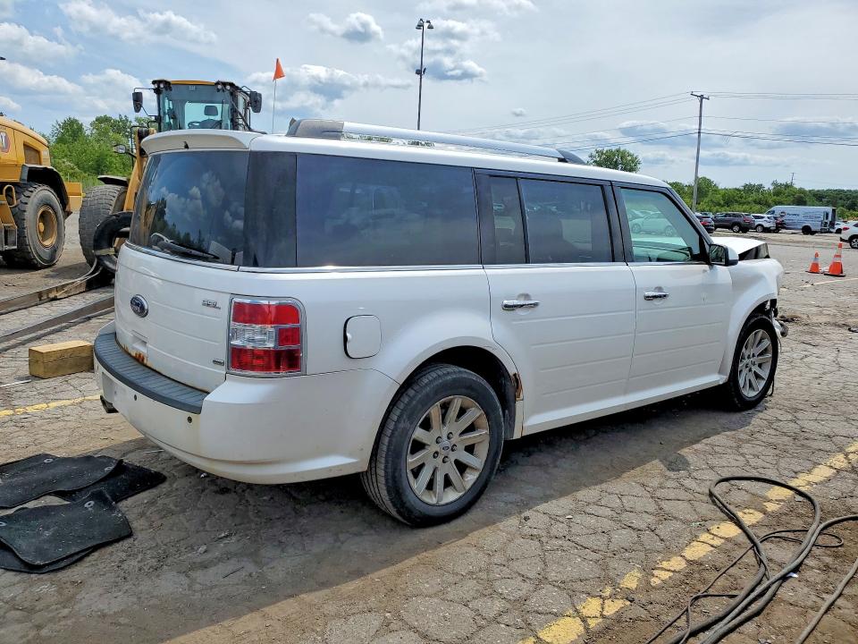 Photo 3 from auction – 2010 FORD FLEX with VIN 2FMHK6CC1ABA50150