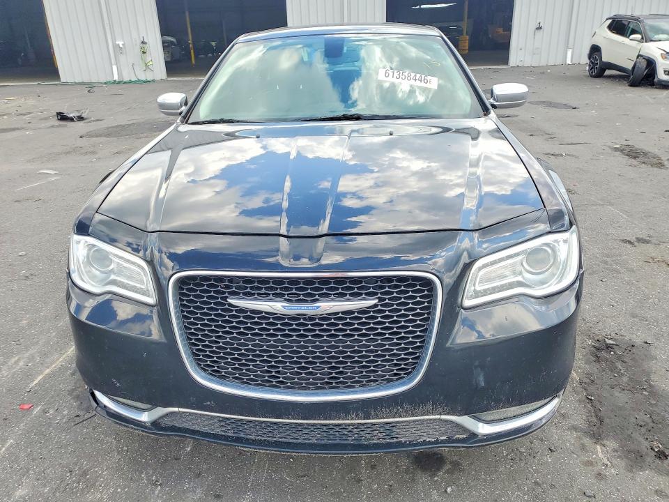 Photo 5 from auction – 2018 CHRYSLER 300 with VIN 2C3CCAKGXJH211437