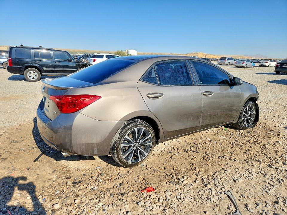Photo 3 from auction – 2017 TOYOTA COROLLA with VIN 2T1BURHE8HC884143
