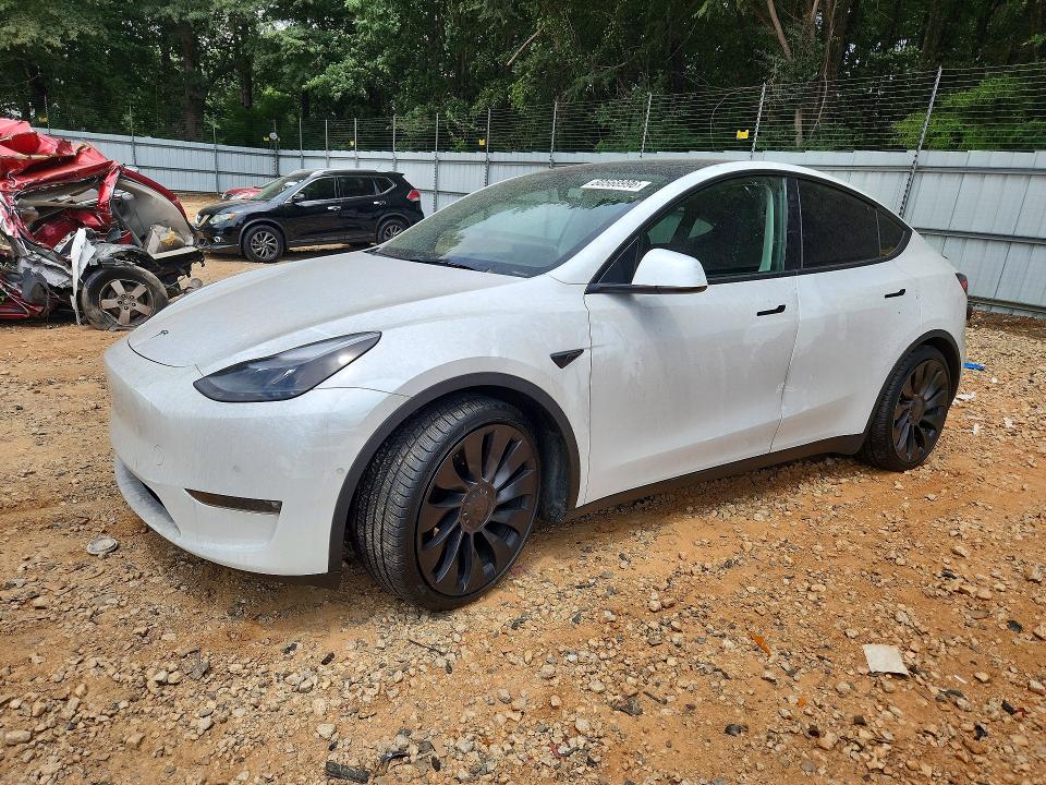 TESLA MODEL Y 2021 with VIN 5YJYGDEFXMF189444 - Photo from auction