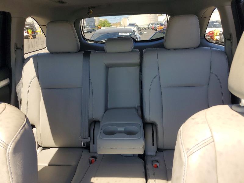 Photo 10 from auction – 2018 TOYOTA HIGHLANDER with VIN 5TDJZRFH1JS559664