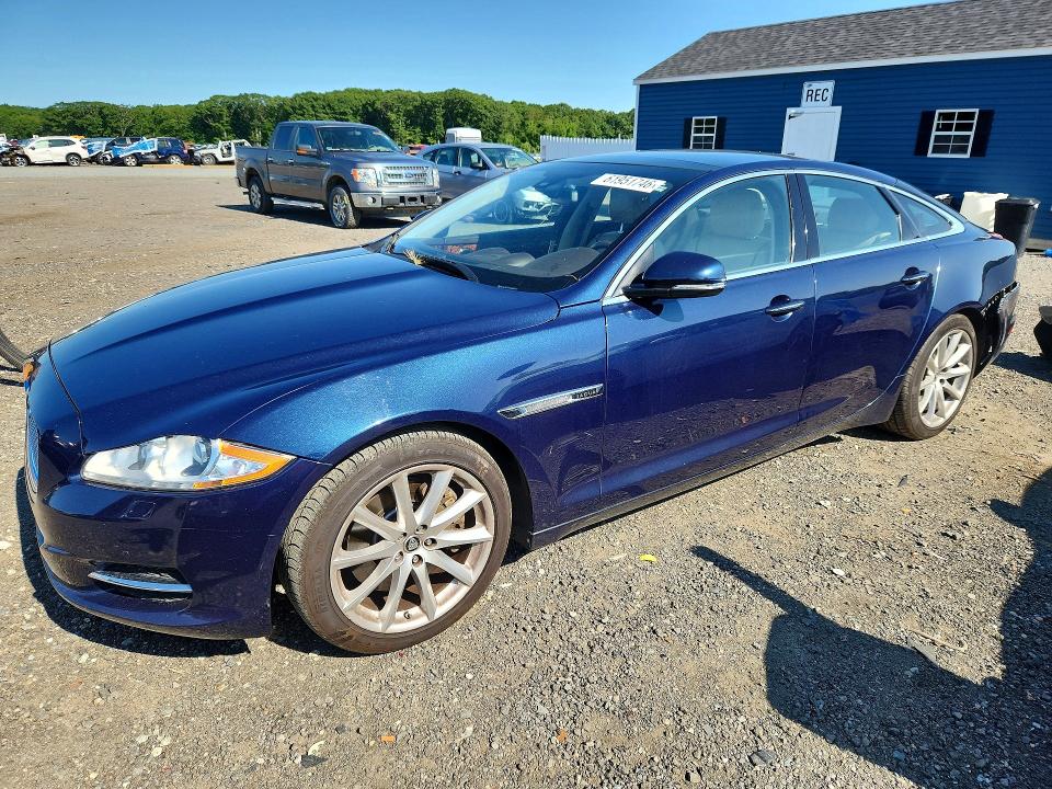 JAGUAR XJ 2013 with VIN SAJWA1C7XD8V58338 - Photo from auction