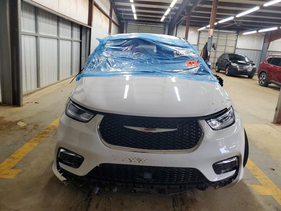 Photo 5 from auction – 2025 CHRYSLER PACIFICA with VIN 2C4RC1S78SR565524