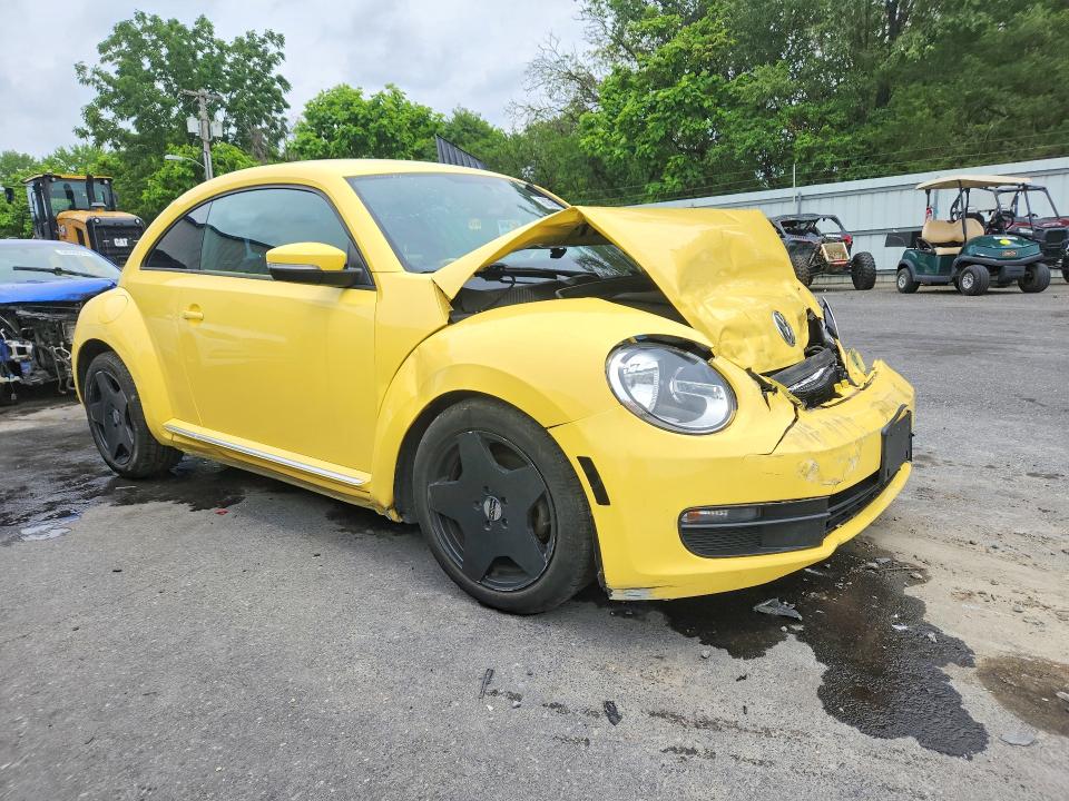 Photo 4 from auction – 2012 VOLKSWAGEN BEETLE with VIN 3VWJP7AT2CM602527