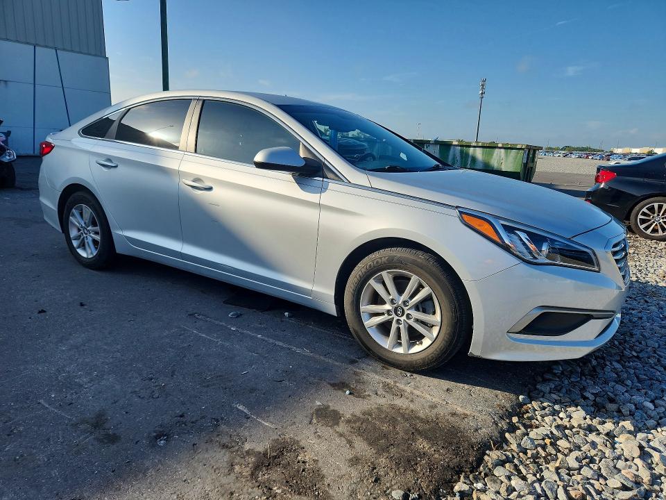 Photo 4 from auction – 2016 HYUNDAI SONATA with VIN 5NPE24AF5GH336671