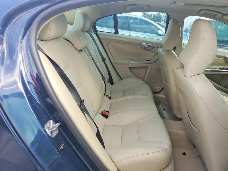 صورة رقم 10 من المزاد - 2015 VOLVO S60 مع VIN YV140MFK7F2355272