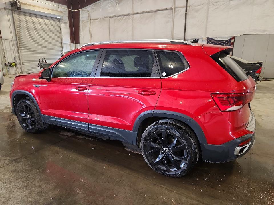 Снимка 2 от търг – 2022 VOLKSWAGEN TAOS с VIN 3VVLX7B2XNM045081