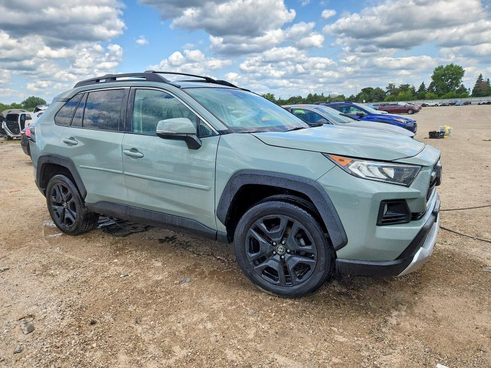 Photo 4 from auction – 2019 TOYOTA RAV4 with VIN 2T3J1RFV1KW028266