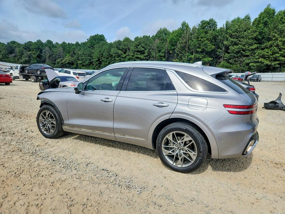 Photo 2 from auction – 2022 GENESIS GV70 with VIN KMUMADTB5NU028442