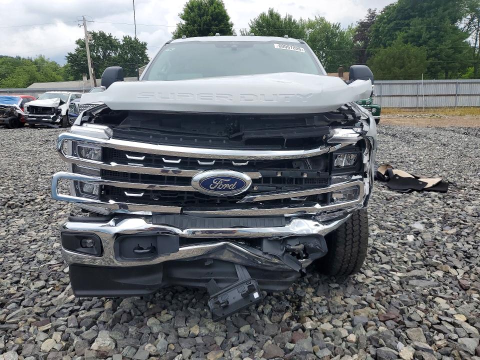 Photo 5 from auction – 2026 FORD F350 with VIN 1FT8W3BN0TEC56786