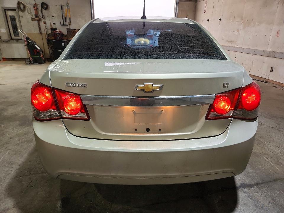 Photo 6 from auction – 2014 CHEVROLET CRUZE with VIN 1G1PC5SB1E7357213