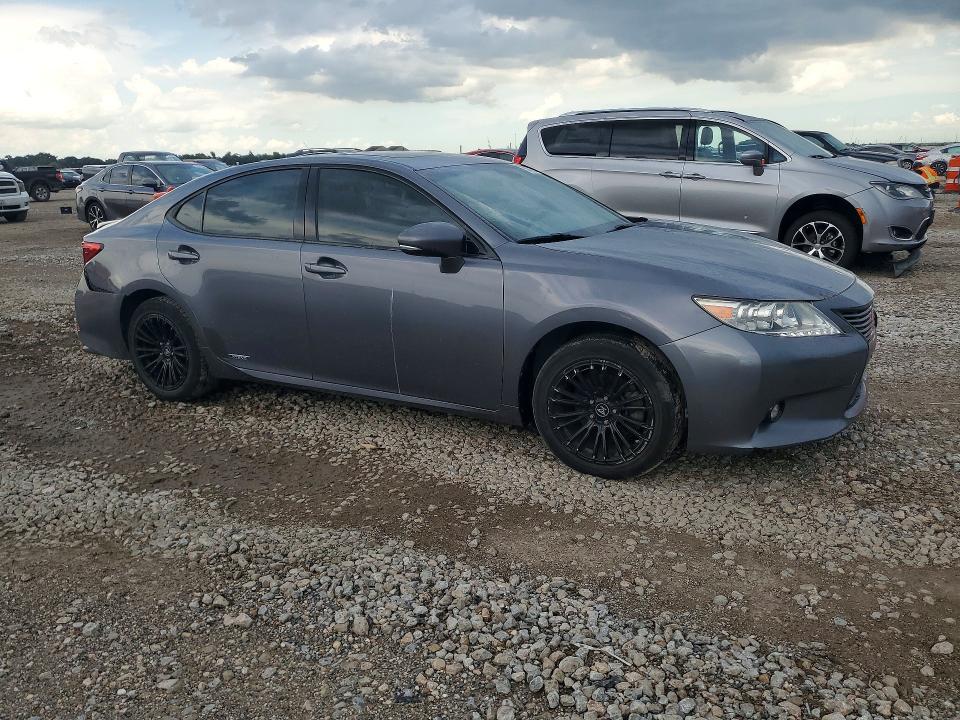 صورة رقم 4 من المزاد - 2015 LEXUS ES مع VIN JTHBW1GG4F2085839