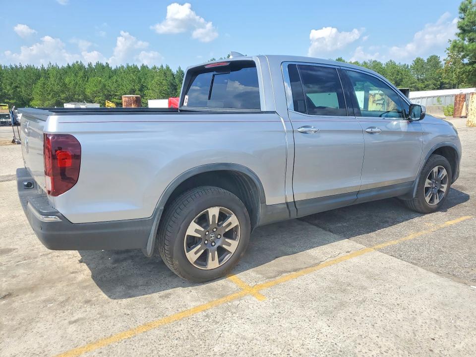 Photo 3 from auction – 2017 HONDA RIDGELINE with VIN 5FPYK3F71HB034701