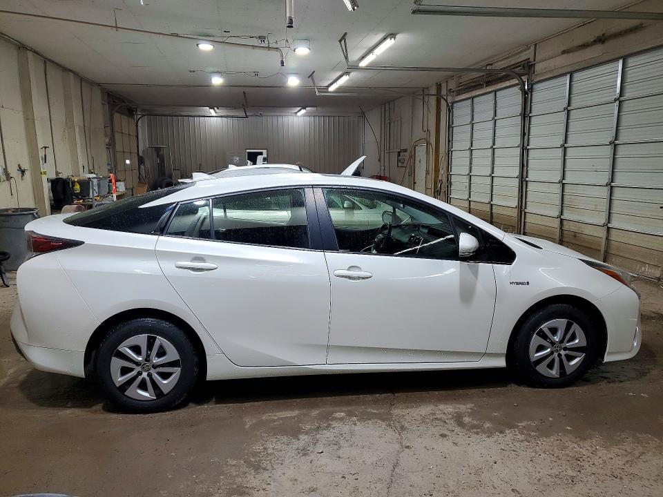 Photo 3 from auction – 2016 TOYOTA PRIUS with VIN JTDKARFU8G3513848