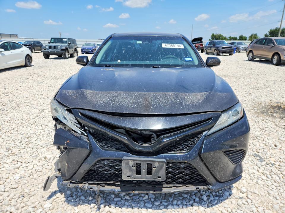 Photo 5 from auction – 2018 TOYOTA CAMRY with VIN 4T1B61HK0JU516366