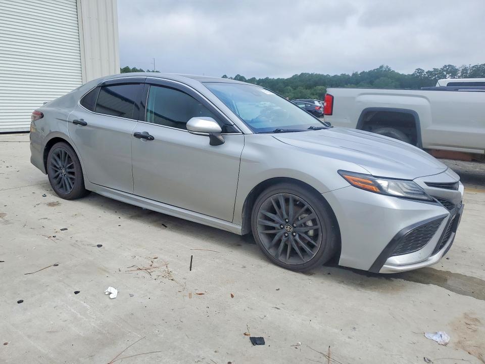 Снимка 4 от търг – 2021 TOYOTA CAMRY с VIN 4T1K61BK6MU037172