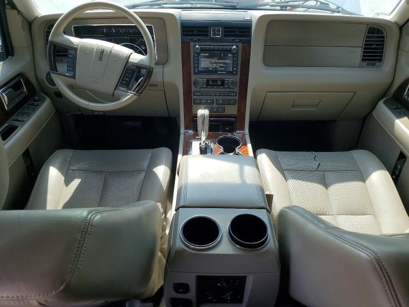 Photo 8 from auction – 2014 LINCOLN NAVIGATOR with VIN 5LMJJ2J52EEL07549