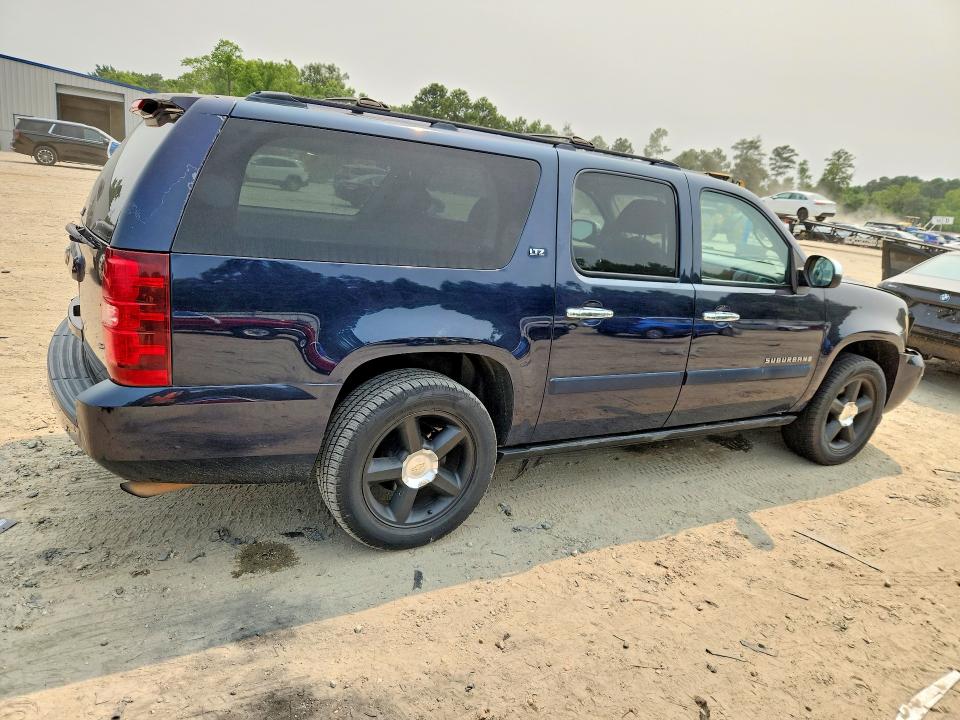 Photo 3 from auction – 2008 CHEVROLET SUBURBAN with VIN 1GNFC16Y08R122196