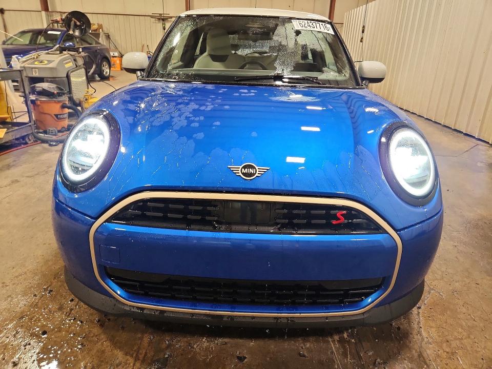 Фото 5 с аукциона – 2025 MINI COOPER с VIN WMW23GD07S2W62858