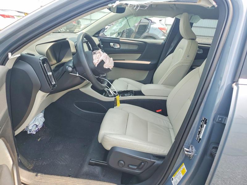 Photo 7 from auction – 2023 VOLVO XC40 with VIN YV4L12UN5P2993583