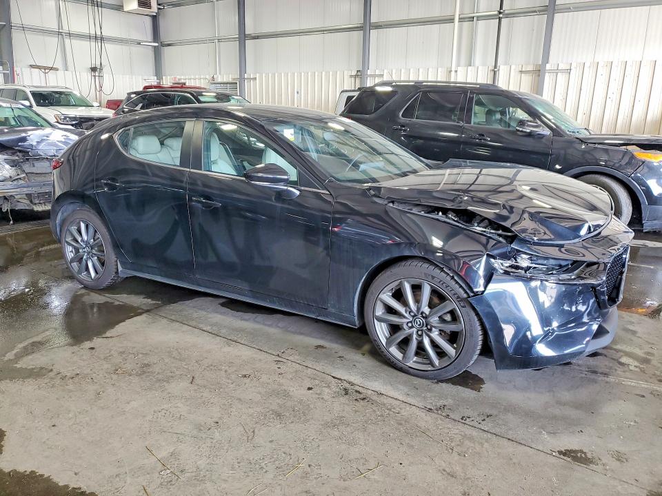 Photo 4 from auction – 2020 MAZDA 3 with VIN JM1BPBLMXL1159279