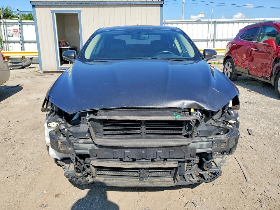 Photo 5 from auction – 2017 FORD FUSION with VIN 3FA6P0T91HR405933