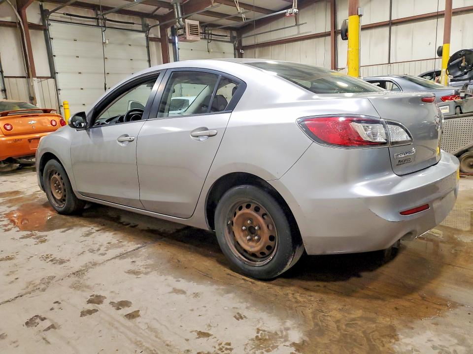 Photo 2 from auction – 2013 MAZDA 3 with VIN JM1BL1TG7D1786023
