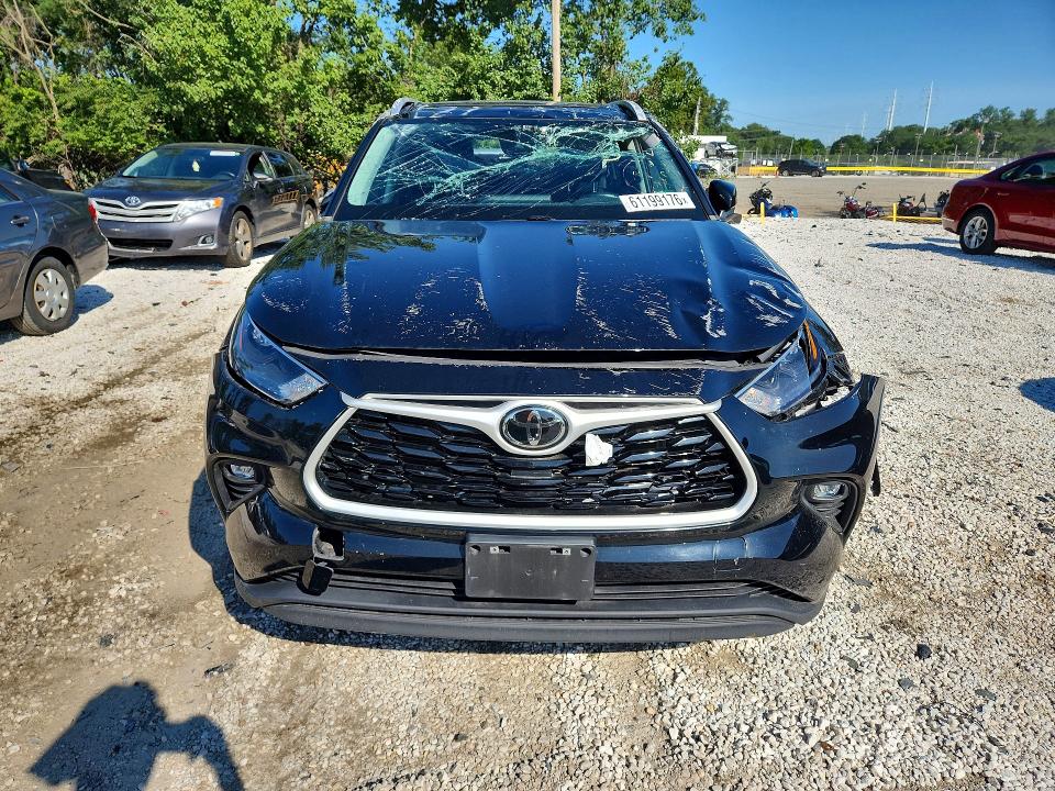 Photo 5 from auction – 2023 TOYOTA HIGHLANDER with VIN 5TDKDRBH7PS012724