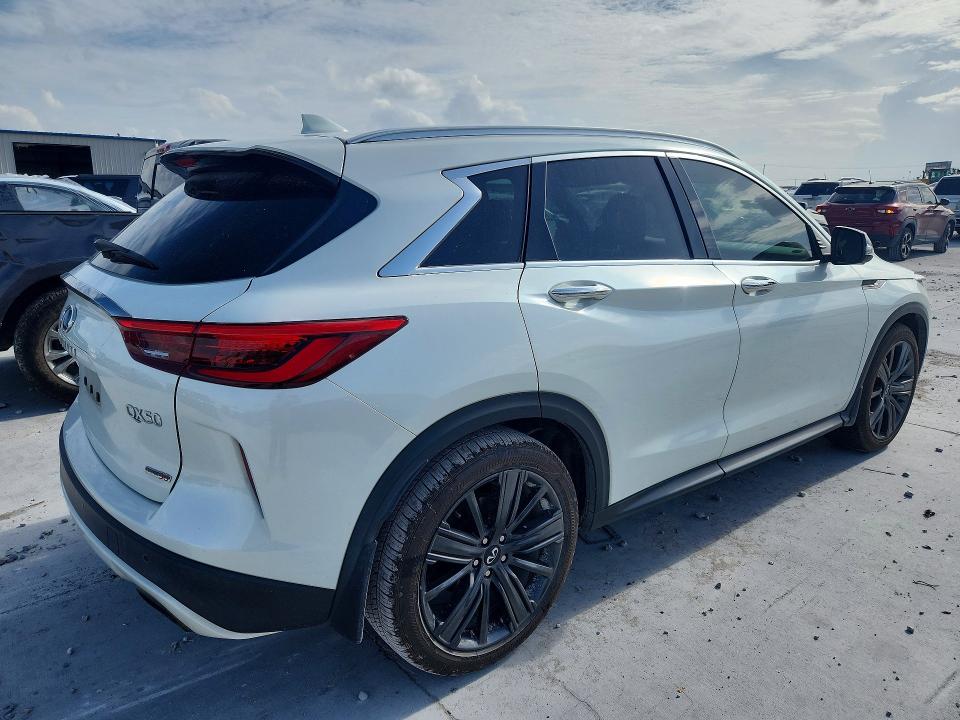 Photo 3 from auction – 2020 INFINITI QX50 with VIN 3PCAJ5M13LF110824