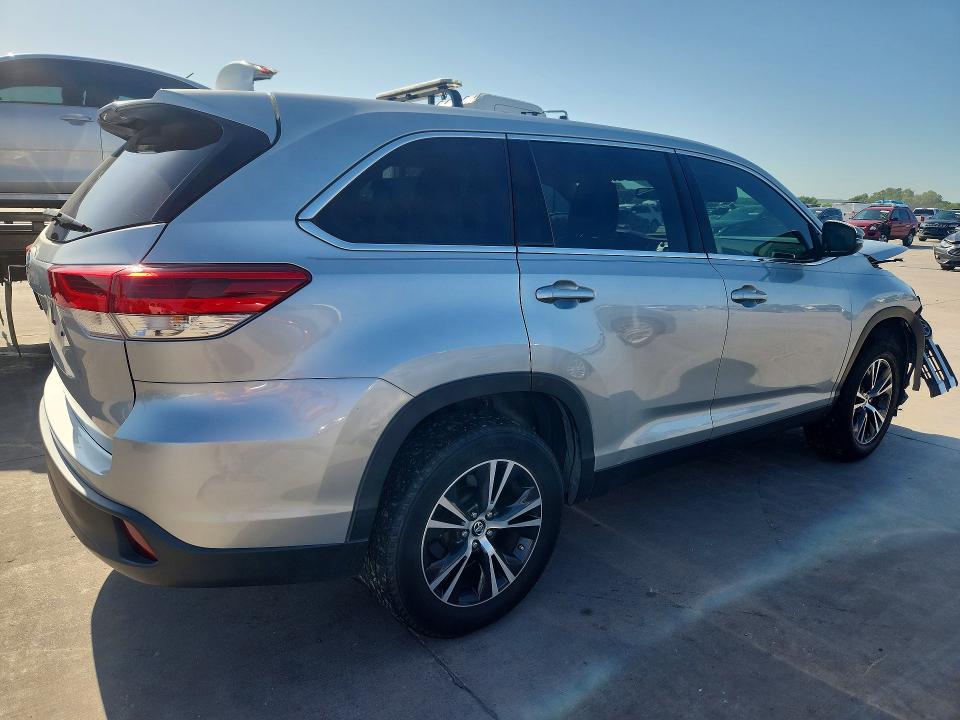 Photo 3 from auction – 2019 TOYOTA HIGHLANDER with VIN 5TDZARFH5KS056778