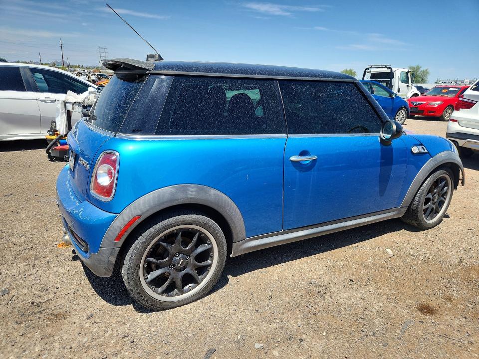 Photo 3 from auction – 2011 MINI COOPER with VIN WMWSV3C57BTY11280