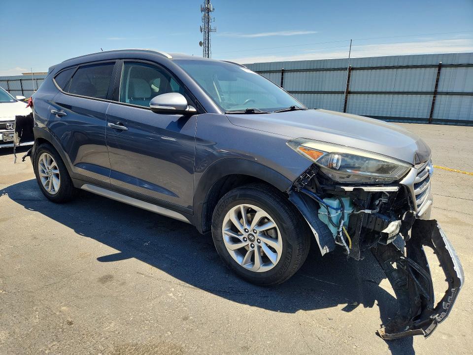 Photo 4 from auction – 2017 HYUNDAI TUCSON with VIN KM8J33A24HU332827