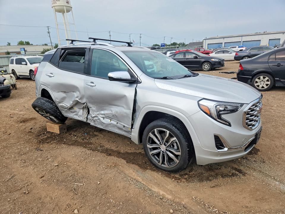 Photo 4 from auction – 2018 GMC TERRAIN with VIN 3GKALXEX8JL320105