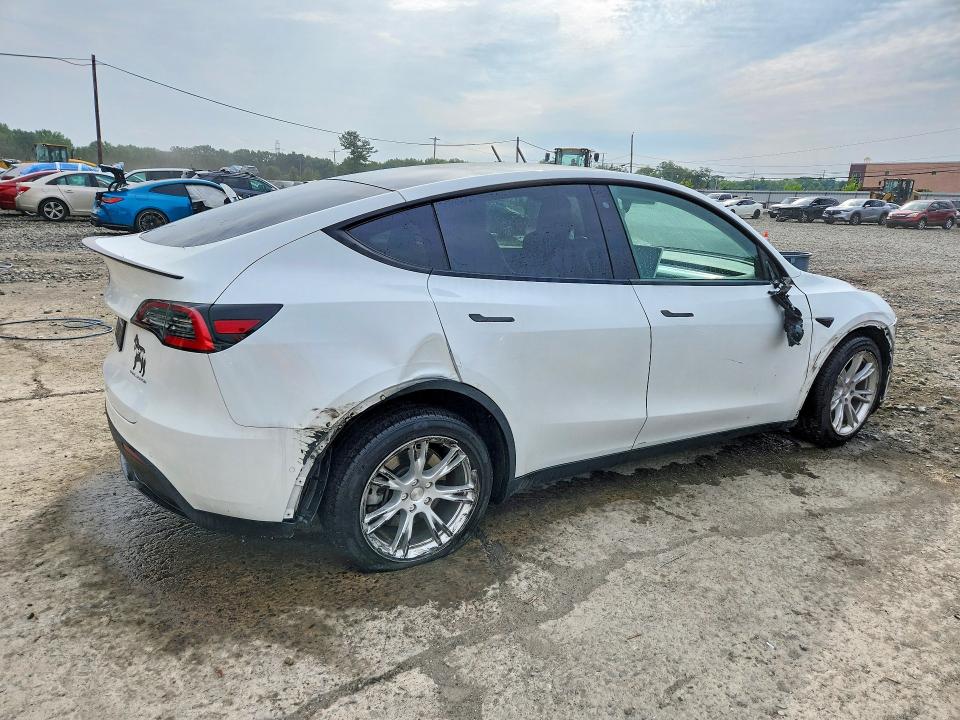 Photo 3 from auction – 2020 TESLA MODEL Y with VIN 5YJYGDEE2LF035946