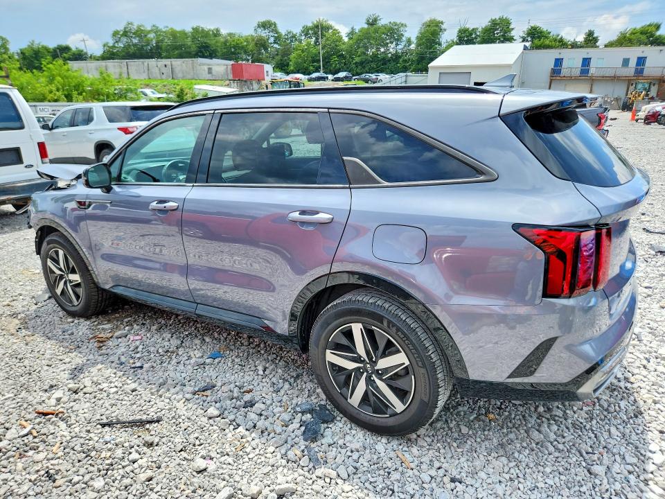 Photo 2 from auction – 2021 KIA SORENTO with VIN 5XYRH4LF5MG071606