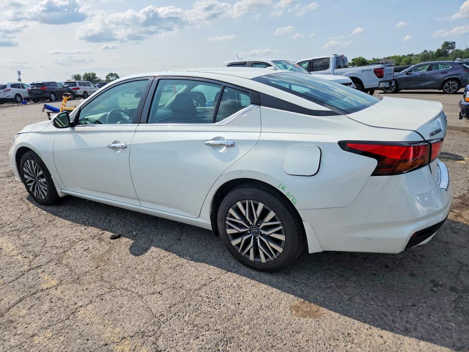 Photo 2 from auction – 2023 NISSAN ALTIMA with VIN 1N4BL4DW7PN333465