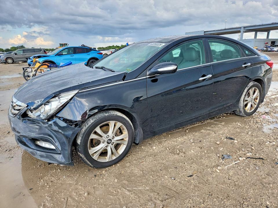 HYUNDAI SONATA 2013 with VIN 5NPEC4AC8DH806044 - Photo from auction
