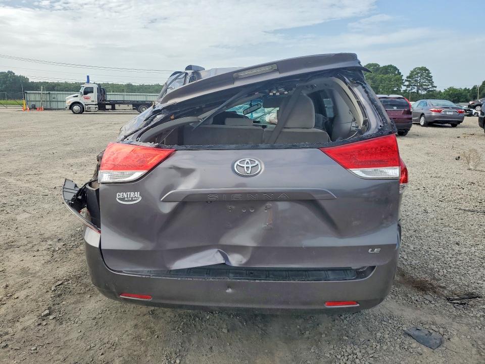 Photo 6 from auction – 2013 TOYOTA SIENNA with VIN 5TDKK3DC3DS366126
