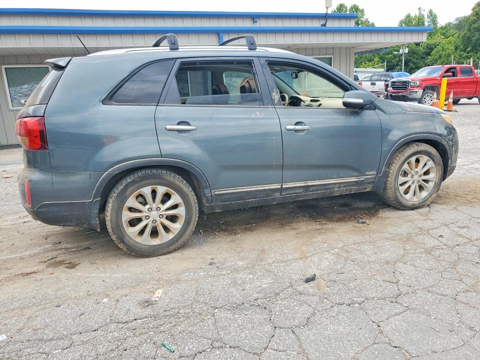 Photo 3 from auction – 2014 KIA SORENTO with VIN 5XYKUDA73EG482447