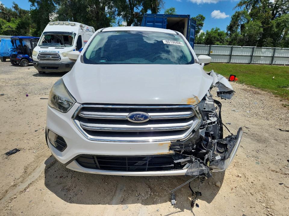 Photo 5 from auction – 2017 FORD ESCAPE with VIN 1FMCU0GD6HUE43621